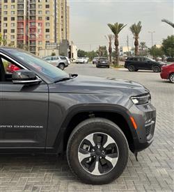 جیپ گراند شیرۆکی